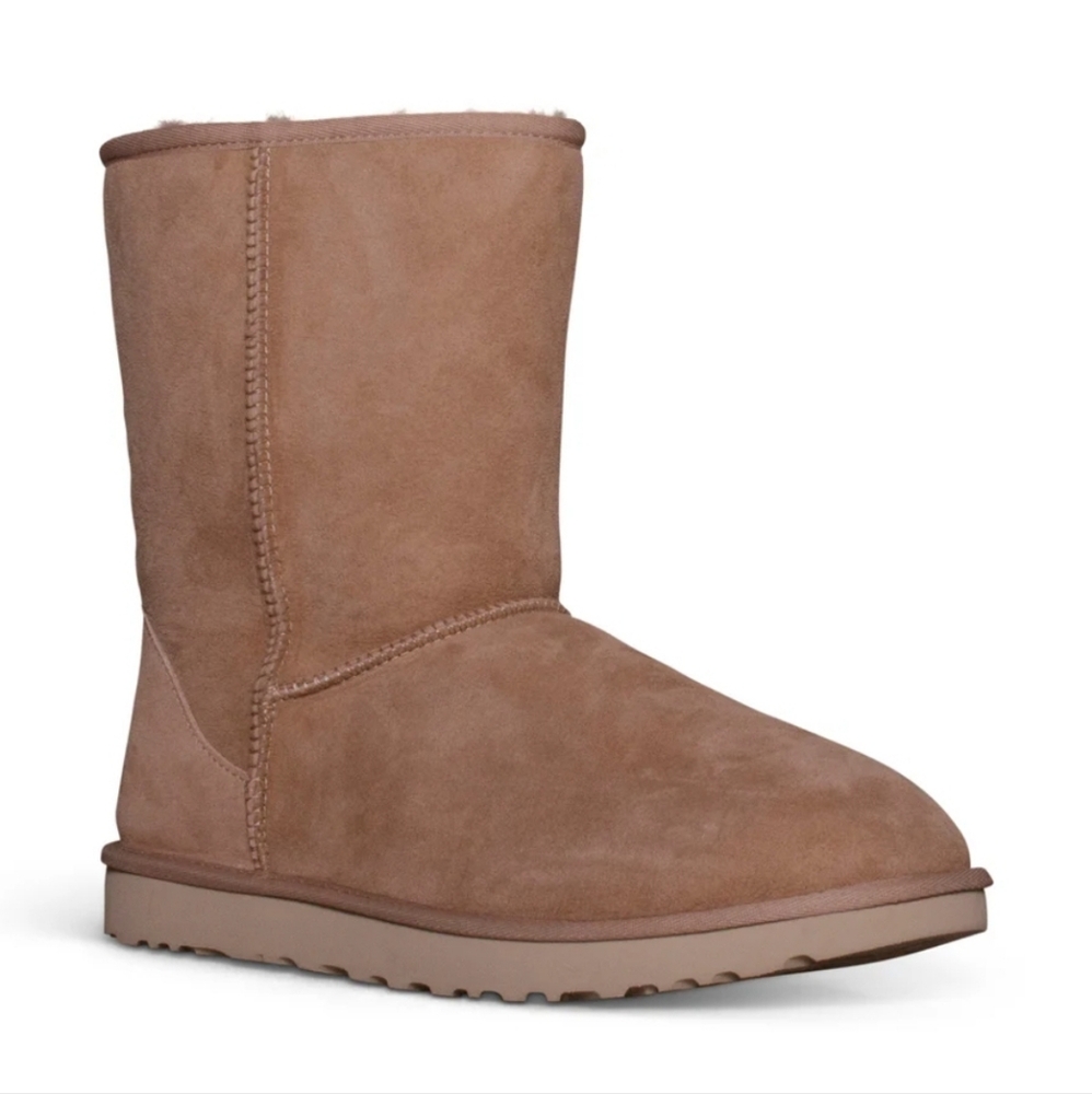 NEW UGG Classic Short II Boots - Women's - Picture 4 of 11